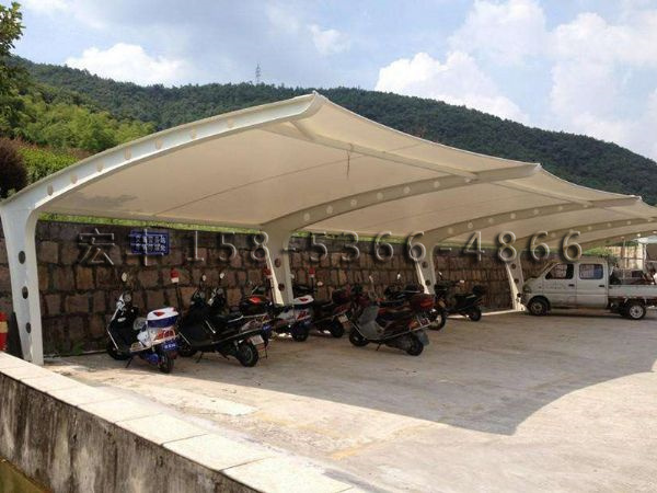 膜結(jié)構(gòu)摩托車(chē)棚